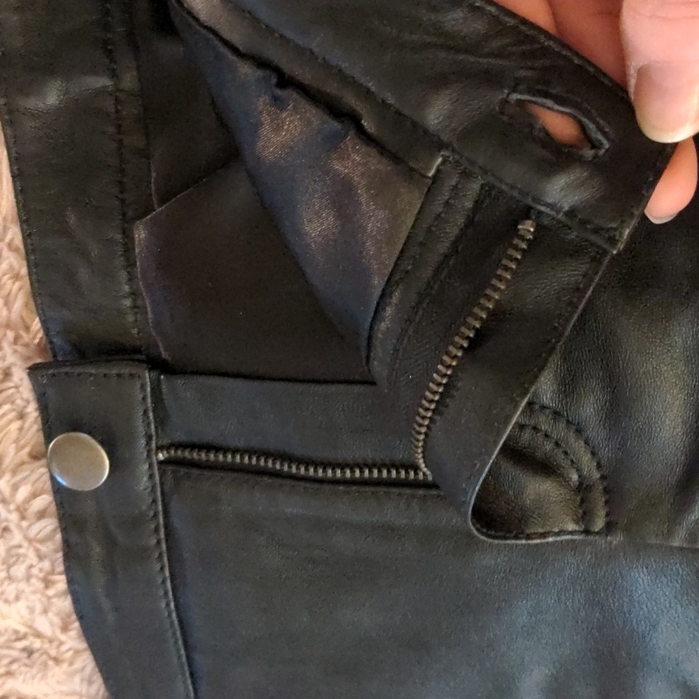 NWOT! Mango (MNG Suit) Genuine Leather Black Agra Booty Shorts Size 2 - Picture 4 of 13